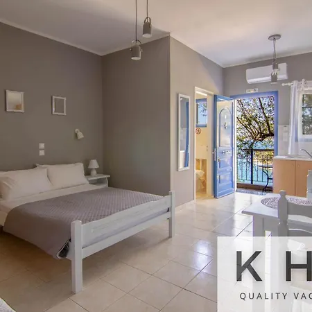 Three Flats, With Sea View, One Loft And Two With Sea View!