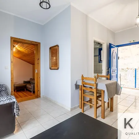 Three Flats, With Sea View, One Loft And Two With Sea View!