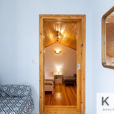 Three Flats, With Sea View, One Loft And Two With Sea View! *