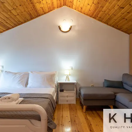 Three Flats, With Sea View, One Loft And Two With Sea View!